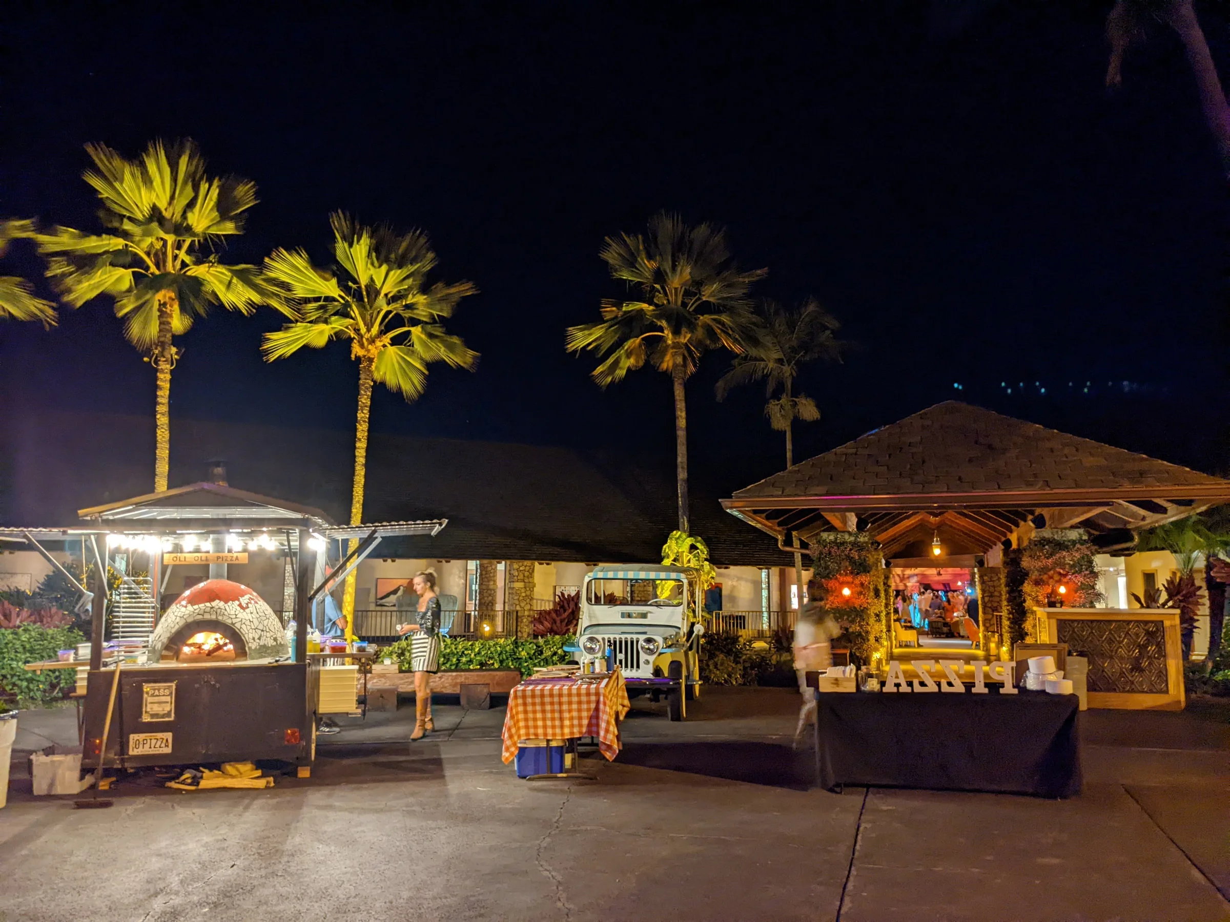 Wailea Wedding's Late Night Munchies - Maui Catering Wood Fired Pizza